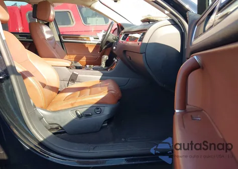 2015 Volkswagen Touareg Tdi Lux z USA, uszkodzony, nr VIN WVGEP9BP5FD006664